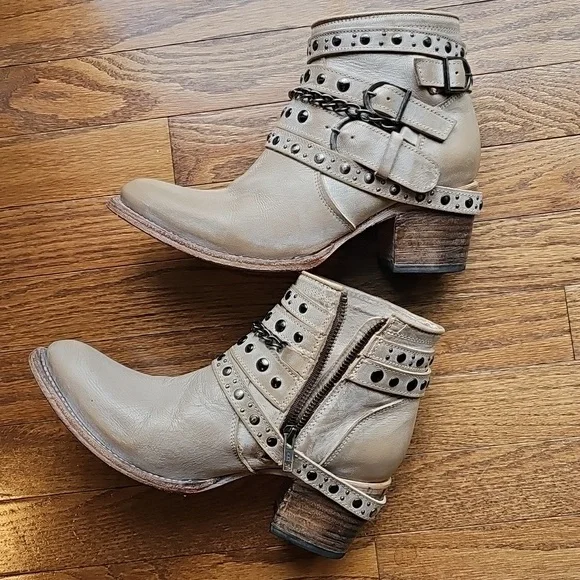 Freebird Sandra Studded Tan Ankle Boots